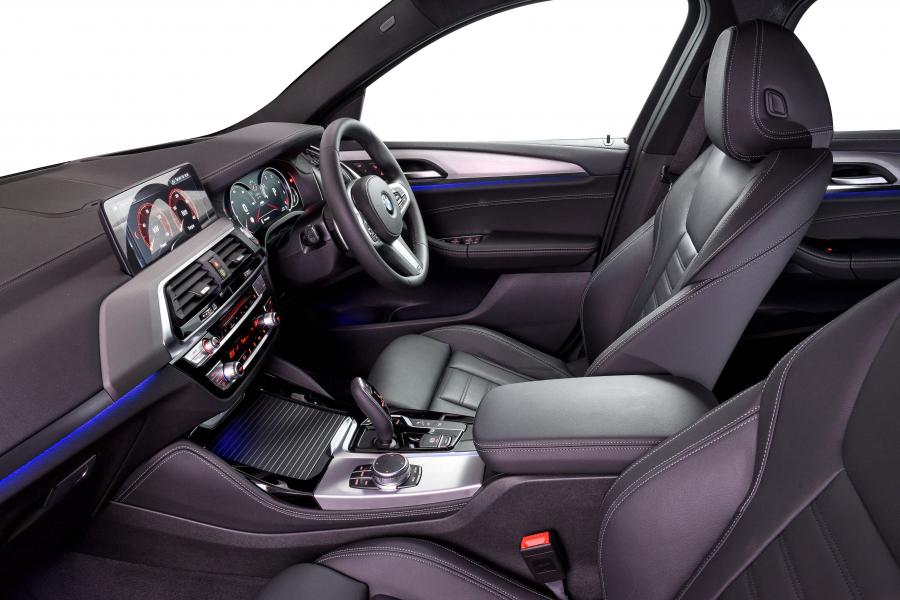 Интерьер BMW X4 xDrive20d M Sport (G02) 2018 года  (ZA) (фото 6 из 40)